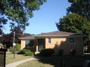 14230 Greenbriar St, Oak Park, MI 48237