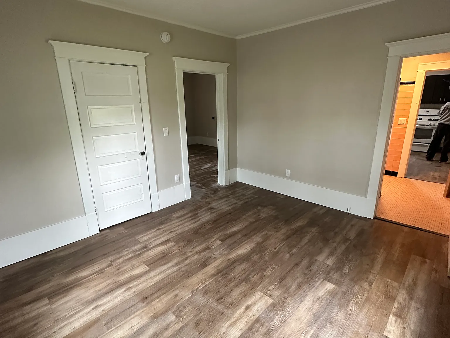 2 bed, 1200 sqft, $1,100 — Photo 2