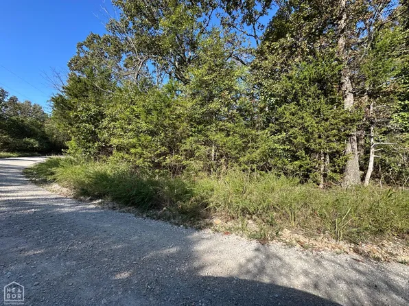 1 Round Mountain Dr, Flippin, AR 72634