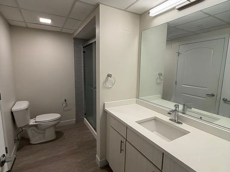 65 W Broad St — Photo 33