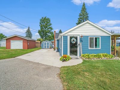 109 Simmer St, Houghton Lake, MI, 48629