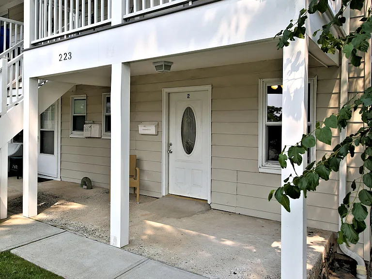 223 S Ridge St #2 — Photo 3