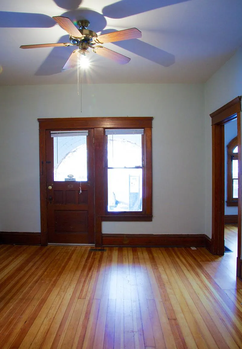 2 bed, 850 sqft, $2,400 — Photo 4