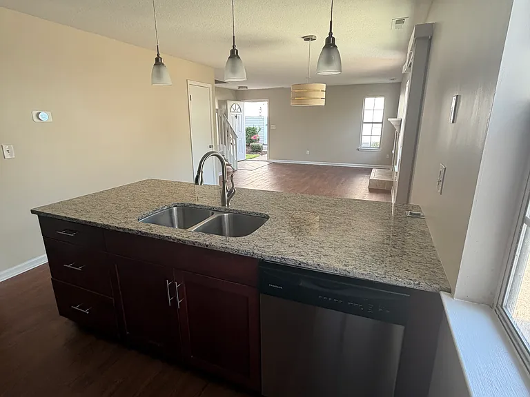 4422 Segovia Ct — Photo 3