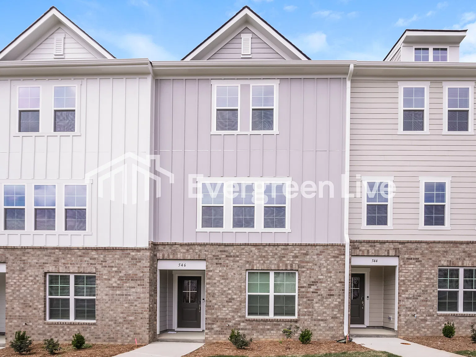 4 bed, 3.5 bath, 1824 sqft, $2,075 — Photo 2