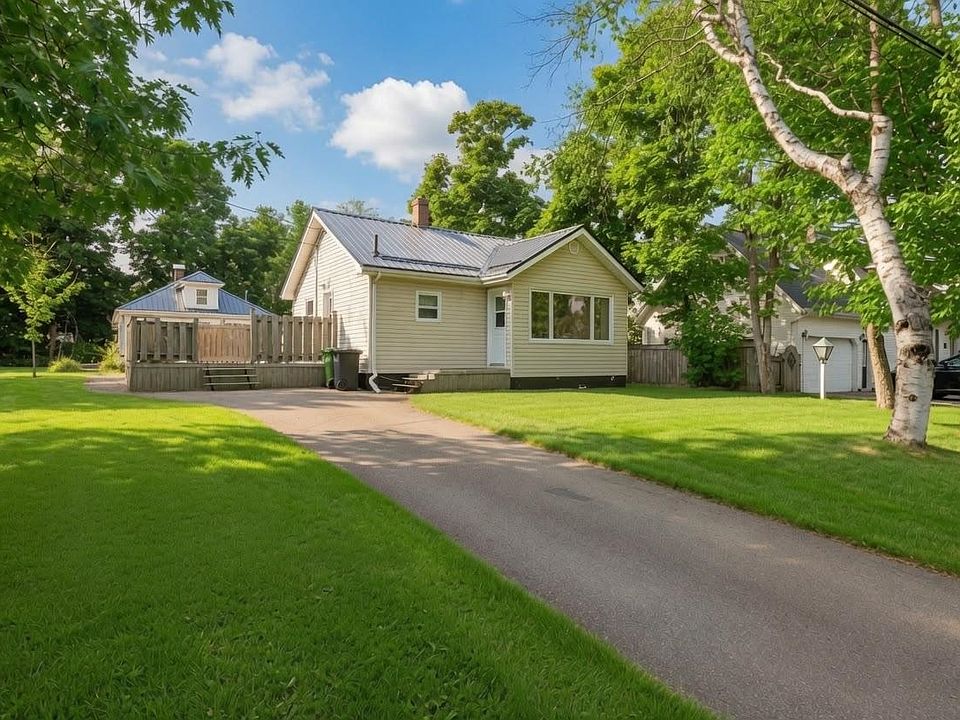 1st image of 22 Colonel Gray Dr