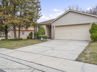 1398 Burr Oak Rd, Toms River, NJ 08755