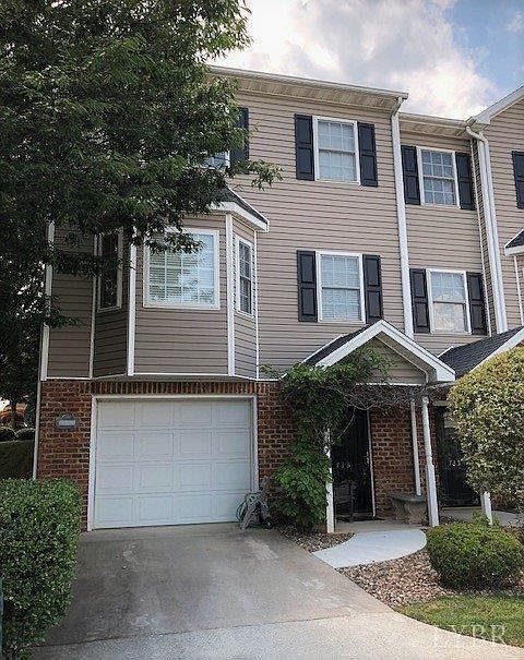 1st image of 733 Wyndhurst Dr