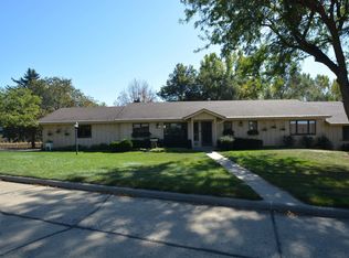 3718 S Briar Path, Sioux City, IA 51104