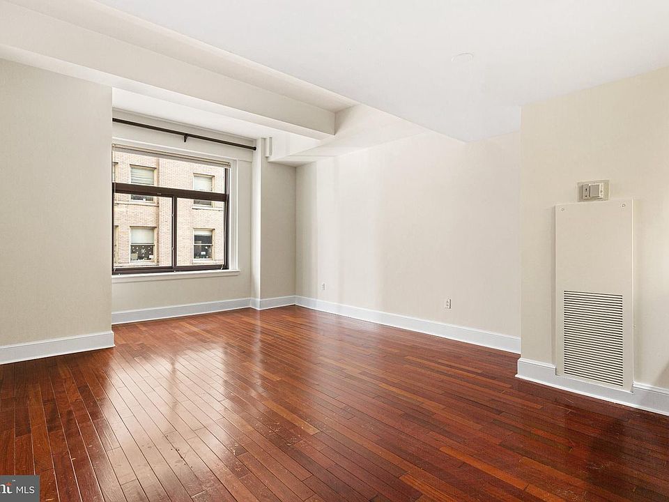 1st image of 1500 Chestnut St APT 13E