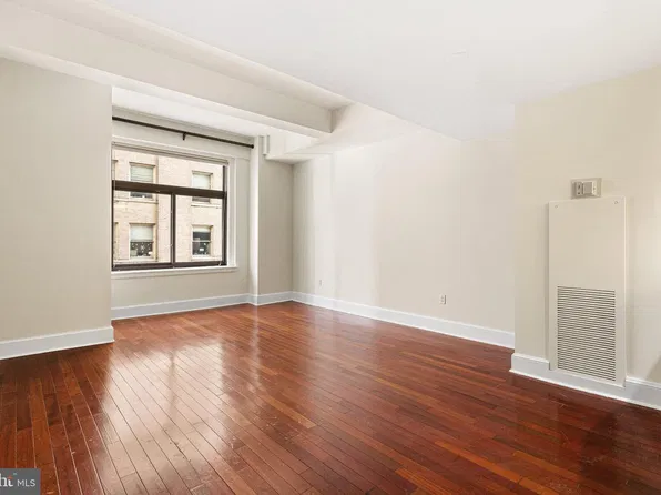 1500 Chestnut St APT 13E, Philadelphia, PA 19102