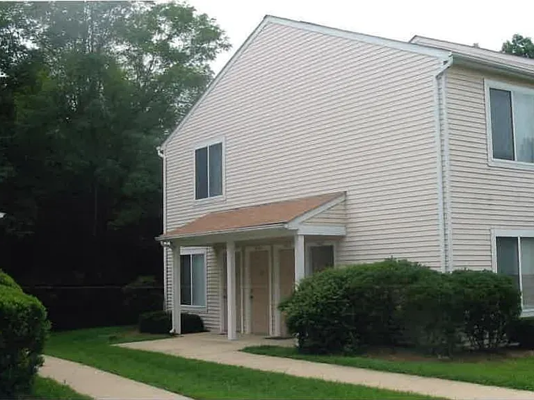 Lexington Village — Photo 6