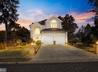 869 Lichtenthal St, Riverside, NJ 08075