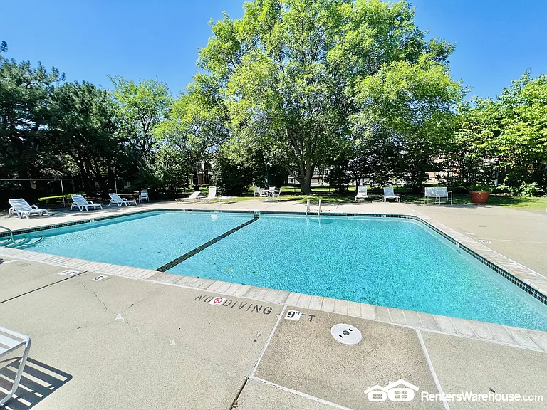 7330 York Ave S #101 — Photo 4