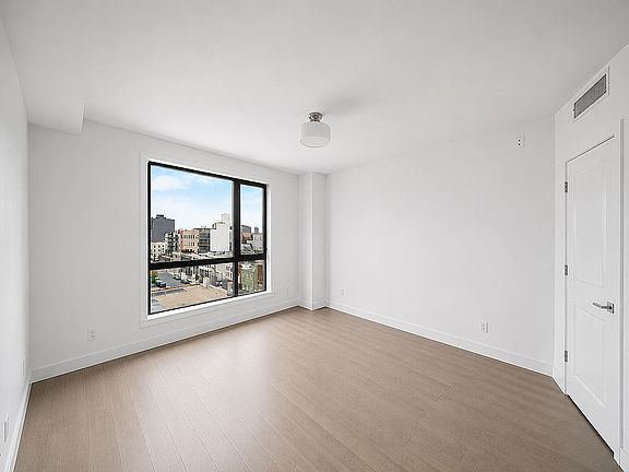5th image of 4104 27th St APT 7A