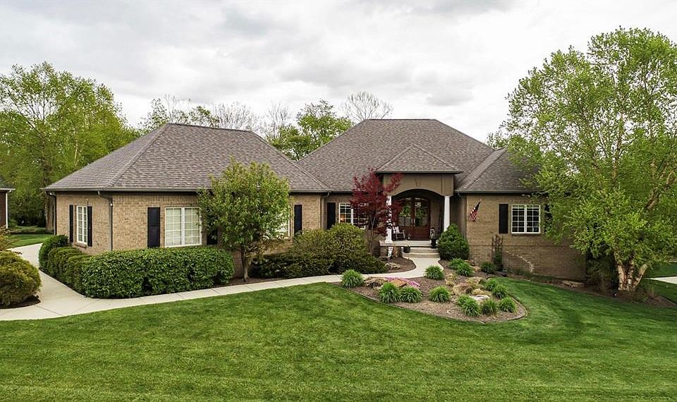 1st image of 483 Foxboro Dr