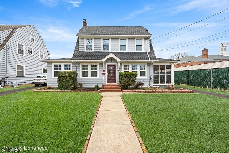 1st image of 682 Stelle Ave