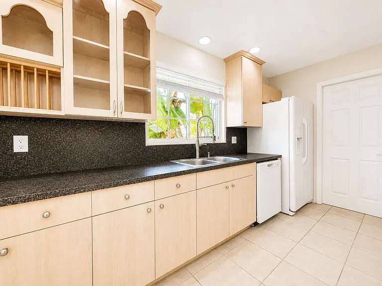 2822 SW Giralda St — Photo 8