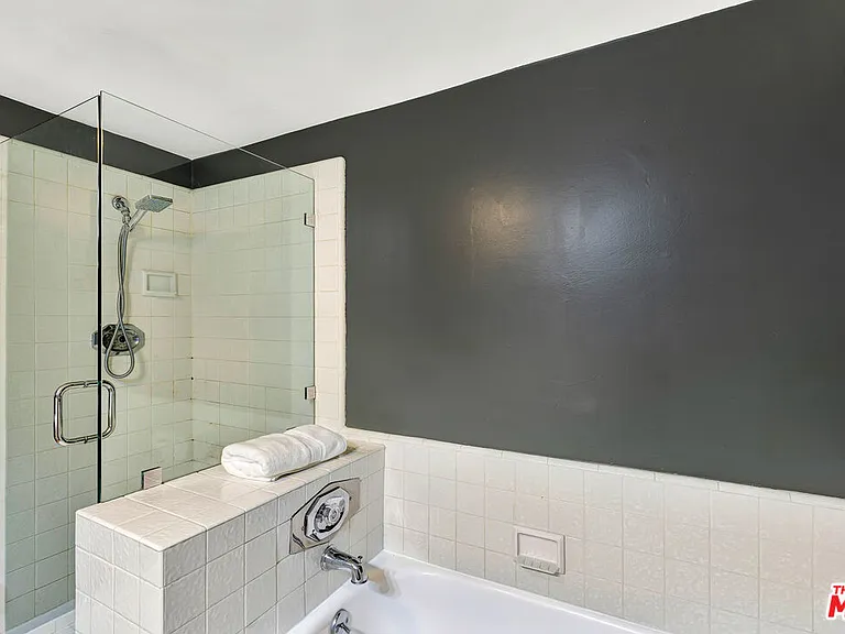 1900 Vine St #103 — Photo 23