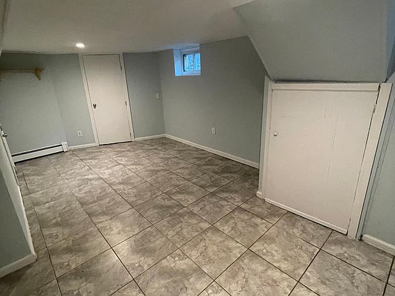 5th image of 286 Frederick Ave