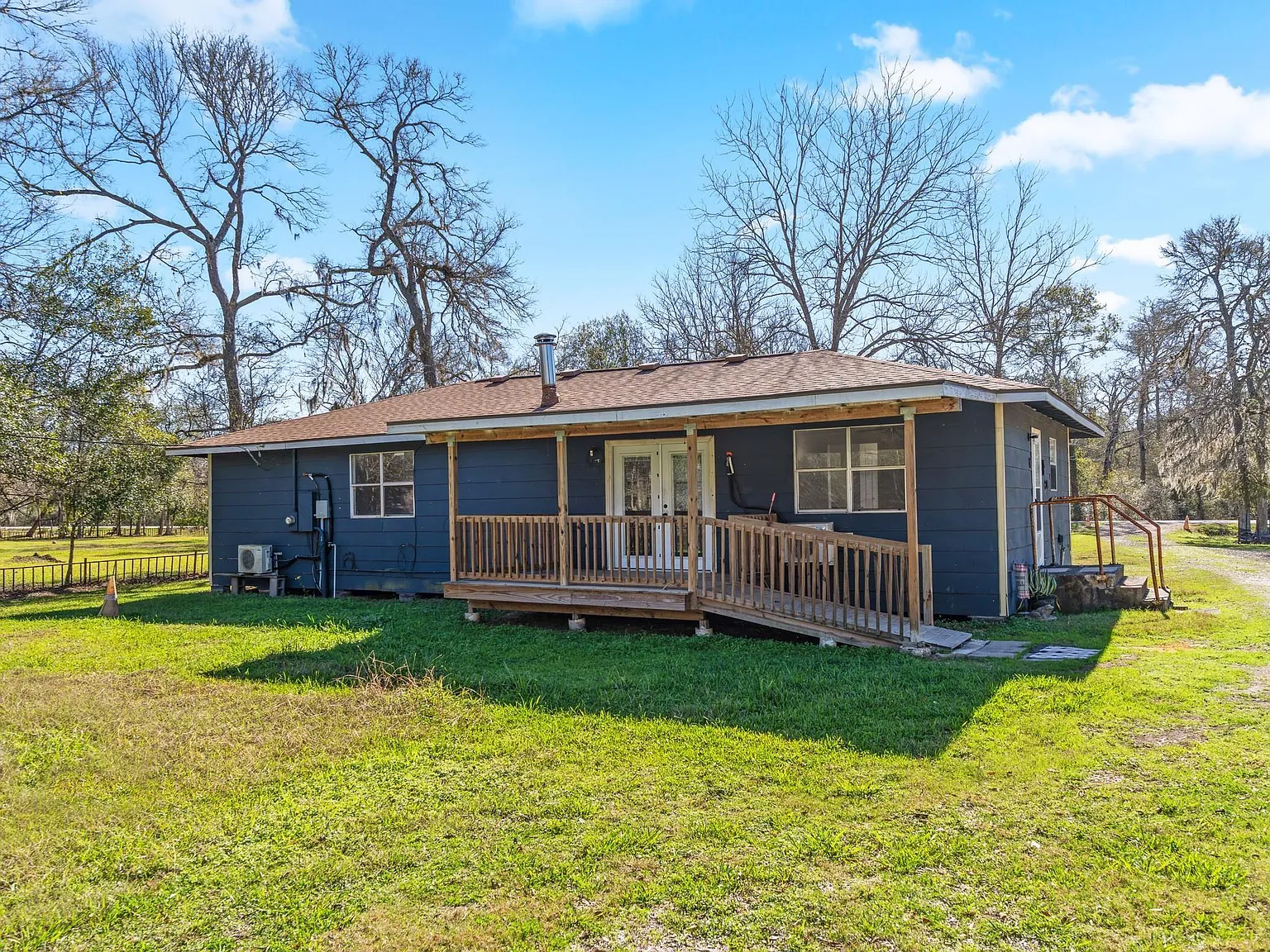 3 bed, 2.0 bath, 1308 sqft, $1,700 — Photo 3