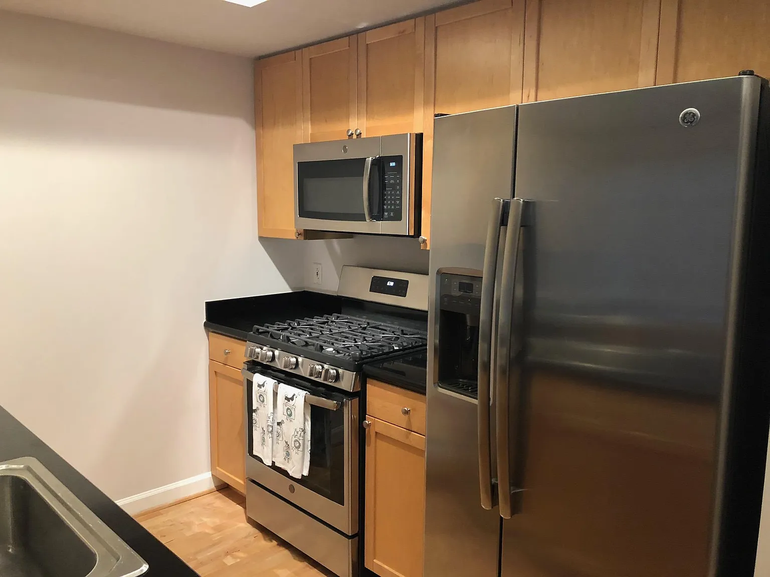 Studio, 552 sqft, $2,300 — Photo 2