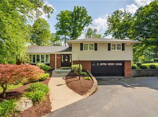 495 Clubview Dr, Mc Murray, PA