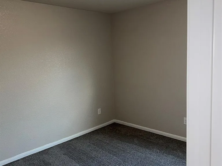 2227 Sanders Brook Dr — Photo 14