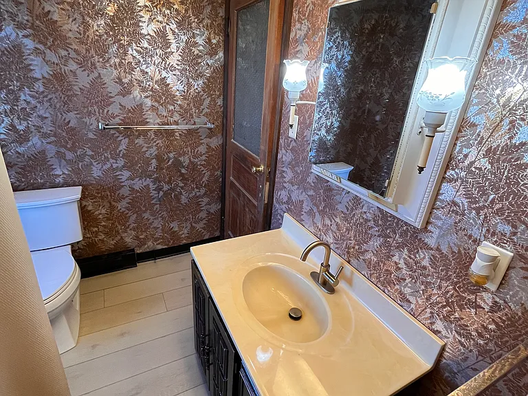 437 Elm St — Photo 23