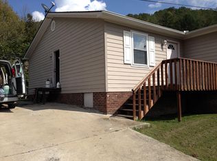 30 Richmond Hill Est, Van Lear, KY 41265