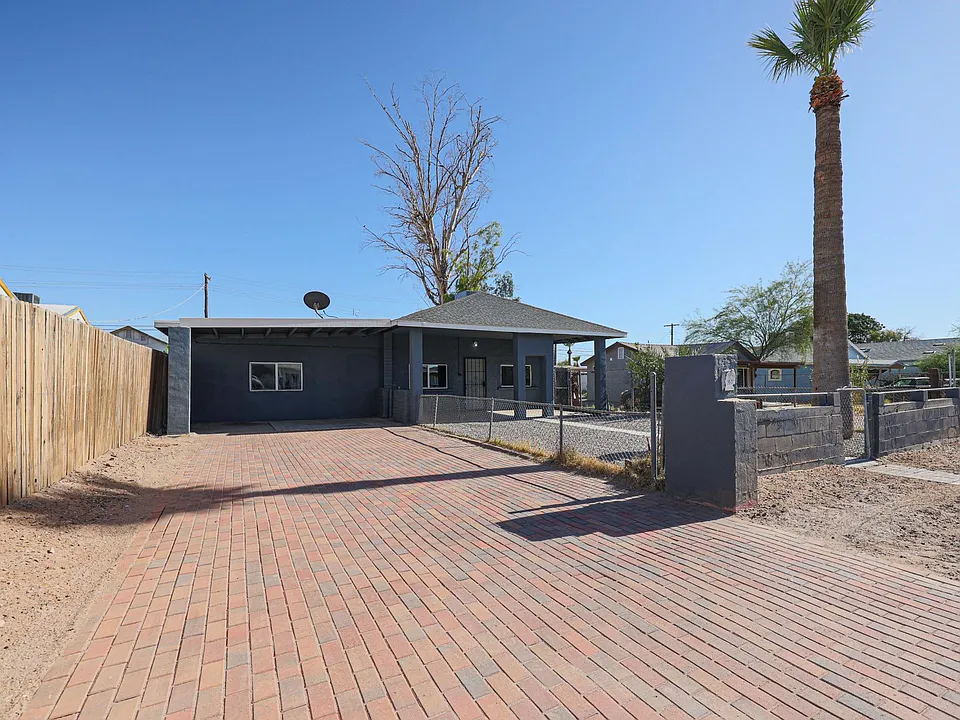 751 W Jones Ave