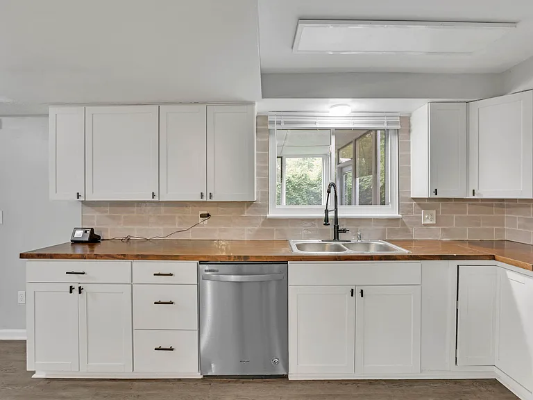 3662 Panama Dr — Photo 17