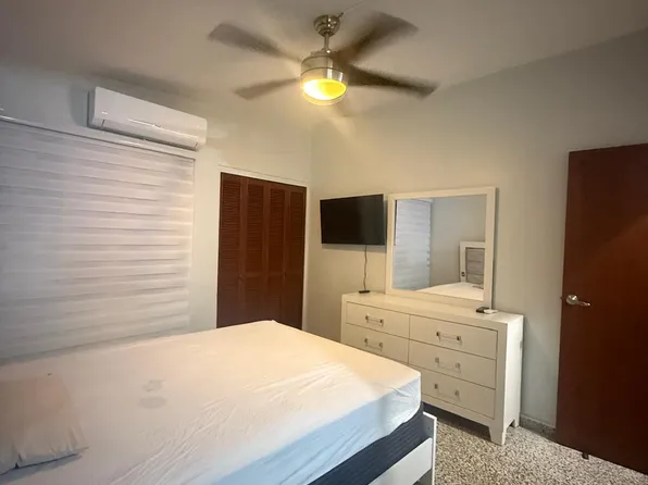 19 Urb Jardines De Country Clb #A, Carolina, PR 00983