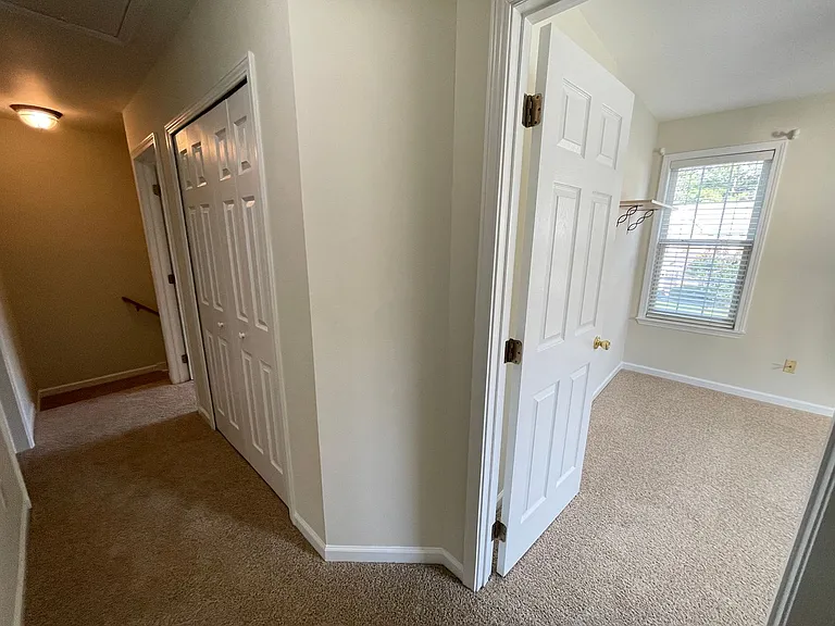 606 Ascott Way — Photo 38