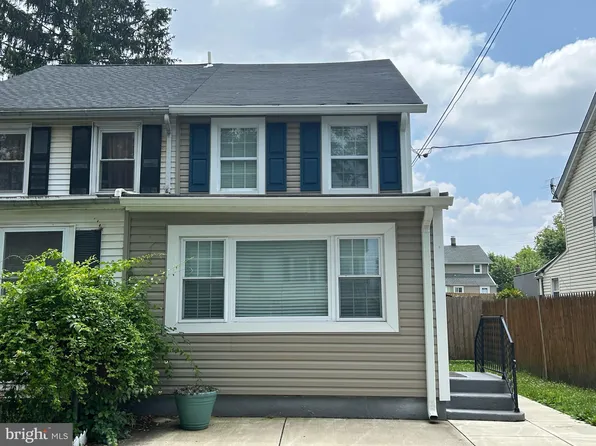 844 W 2nd St, Florence, NJ 08518