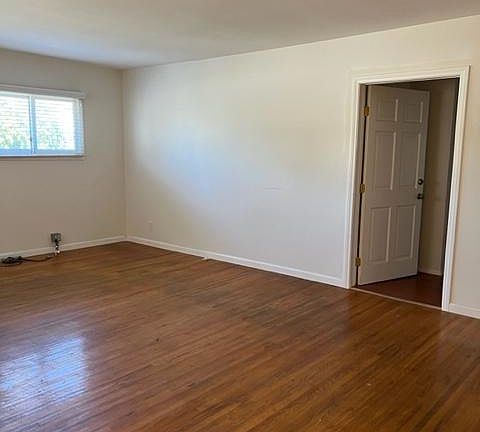 5th image of 7818 Babcock Ave