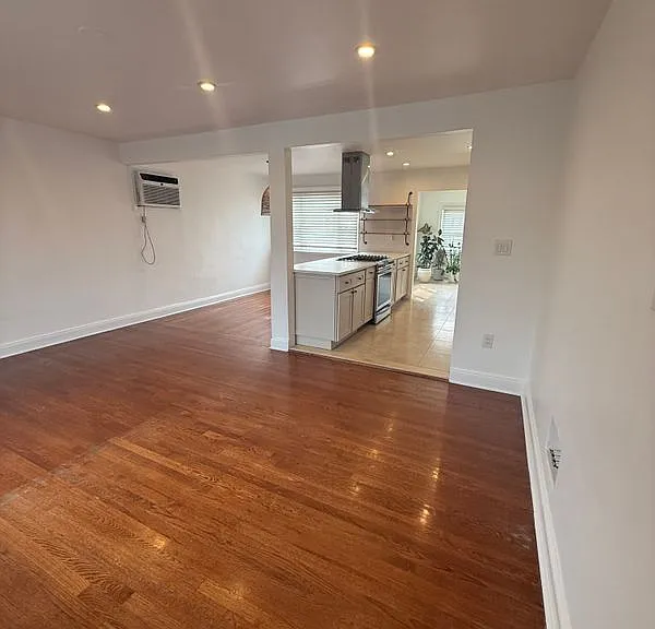 69 Bank St #1 — Photo 20