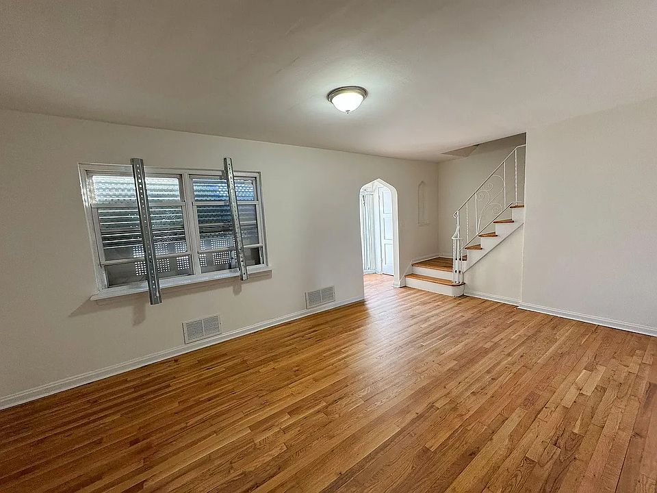 2nd image of 150 Emily Ave