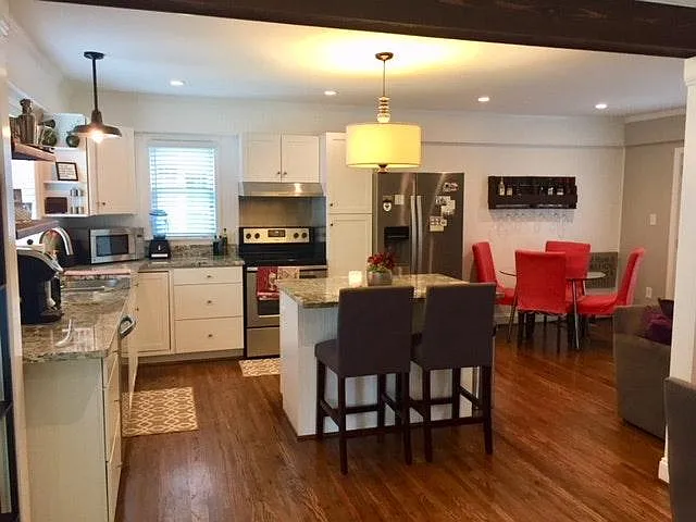 3 bed, 1250 sqft, $2,950 — Photo 2
