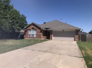 12401 SW 11th St, Yukon, OK 73099