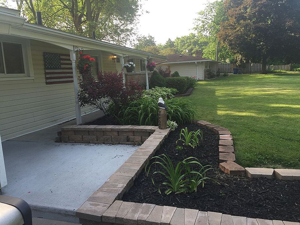 2nd image of 2912 W Lincolnshire Blvd