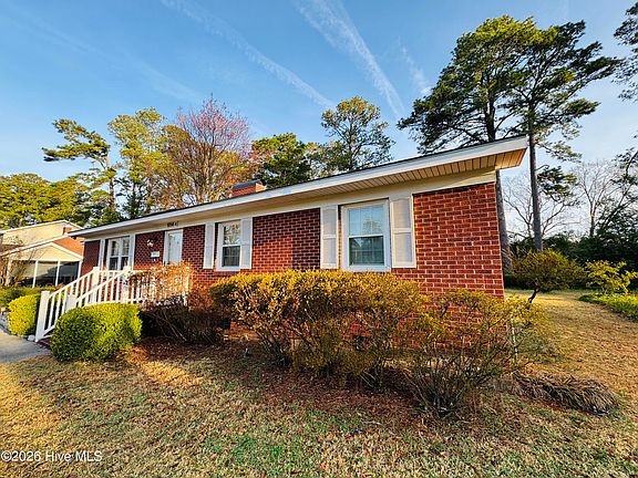 3rd image of 1814a Tryon Road