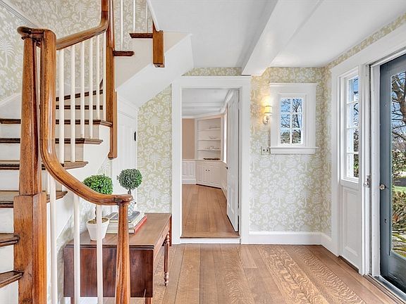 3rd image of 505 Essex St