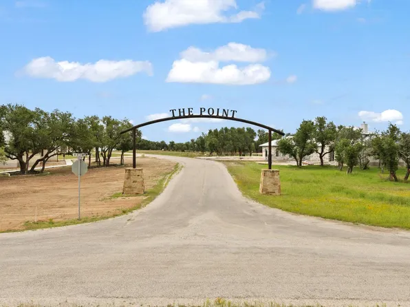 120 Trophy Oak Poin, Fredericksburg, TX 78624