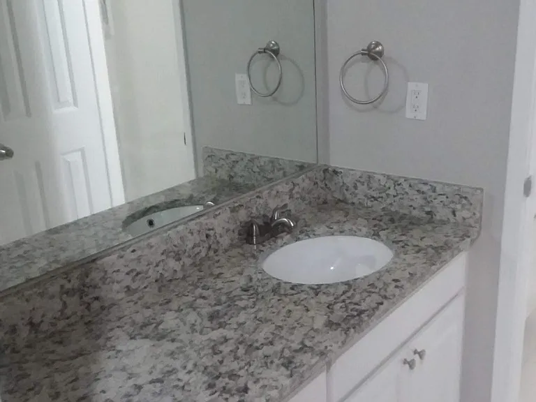 4111 Pine Heights Dr NE — Photo 14
