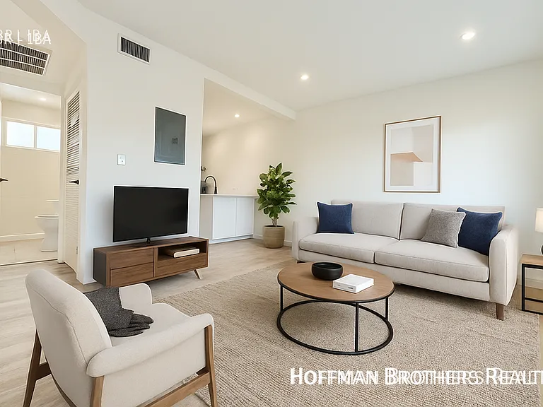 5734 Aldama St #3 — Photo 1