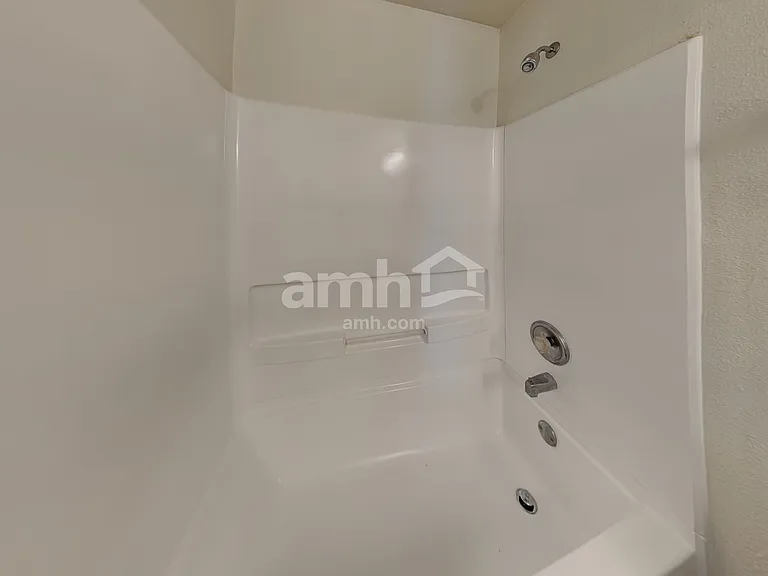524 Bridgewater Dr — Photo 19