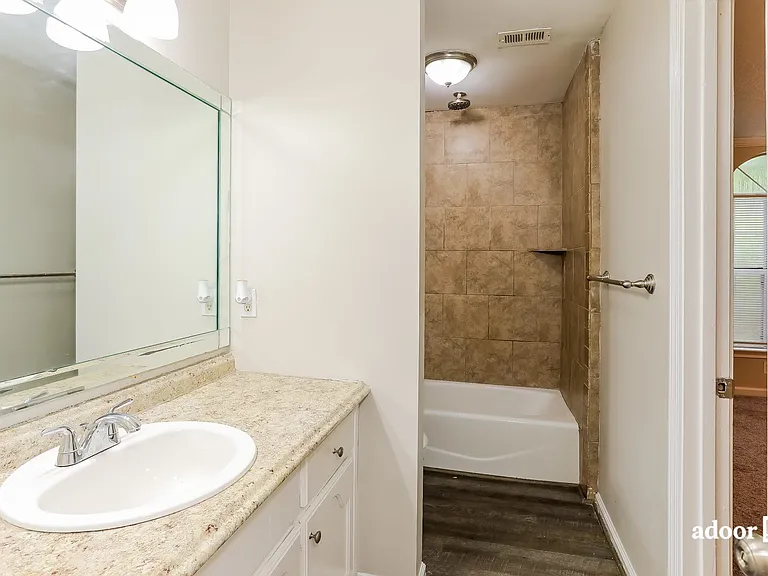 1136 Oak Creek Trl — Photo 11