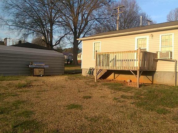 2nd image of 2018 N Ashe Ave