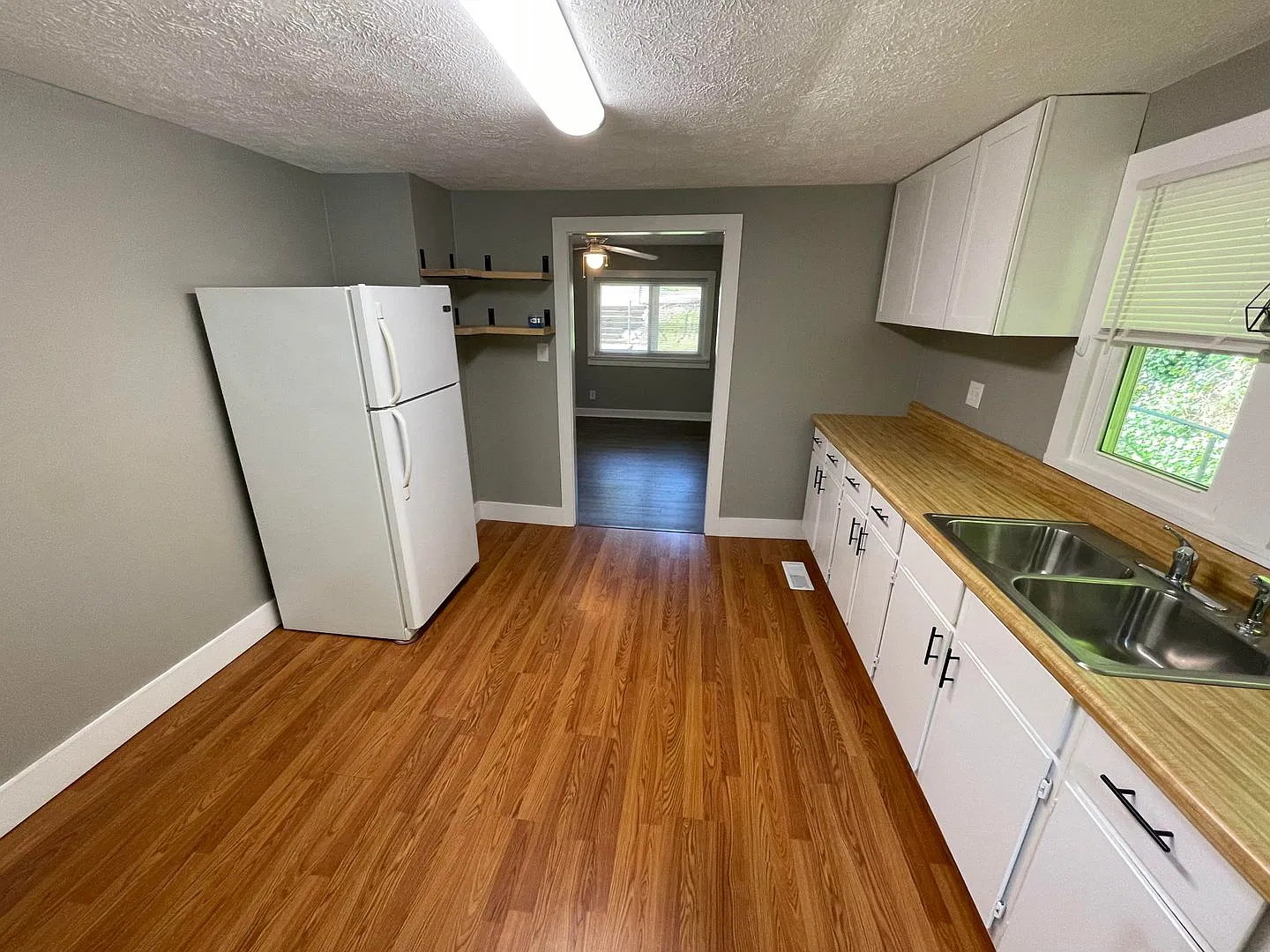 Charming 2BR/1BA South Knox Home w/ Huge Yard, Shed & Basement Storage Pets Welcome! — Photo 4